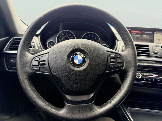 2018 BMW 3 Series 320i xDrive - 23019061 - 29