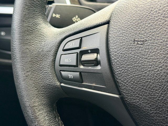 2018 BMW 3 Series 320i xDrive - 23019061 - 31