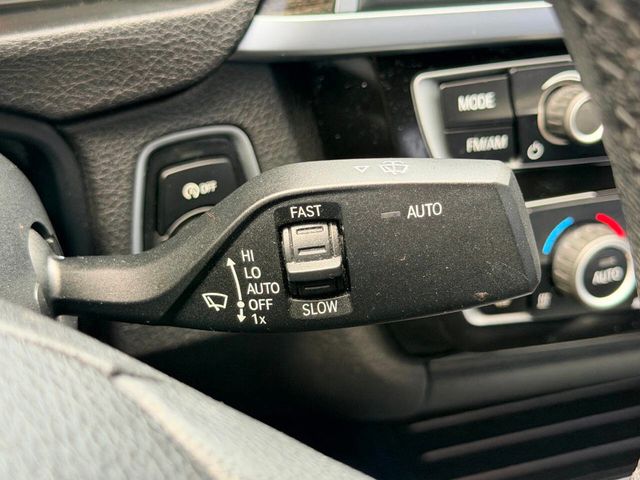 2018 BMW 3 Series 320i xDrive - 23019061 - 33