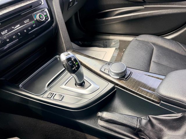 2018 BMW 3 Series 320i xDrive - 23019061 - 38