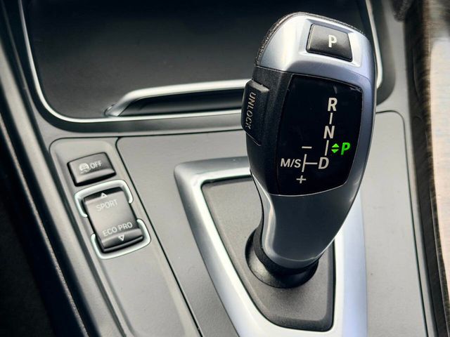 2018 BMW 3 Series 320i xDrive - 23019061 - 39