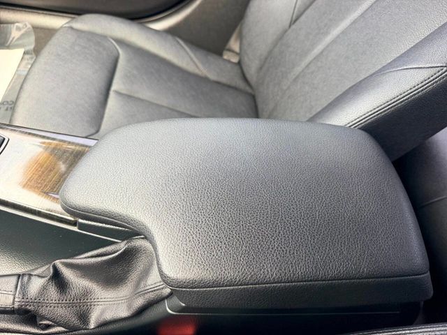 2018 BMW 3 Series 320i xDrive - 23019061 - 42