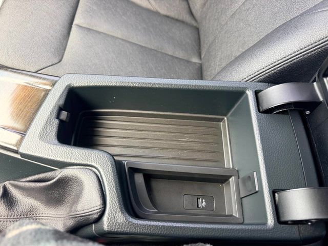 2018 BMW 3 Series 320i xDrive - 23019061 - 43