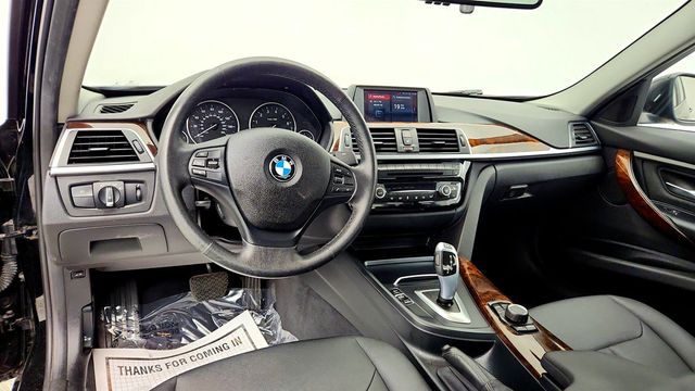 2018 BMW 3 Series 320i xDrive Sedan w/ Convenience Pkg, Heated Seats & Burl Walnut - 23029276 - 12