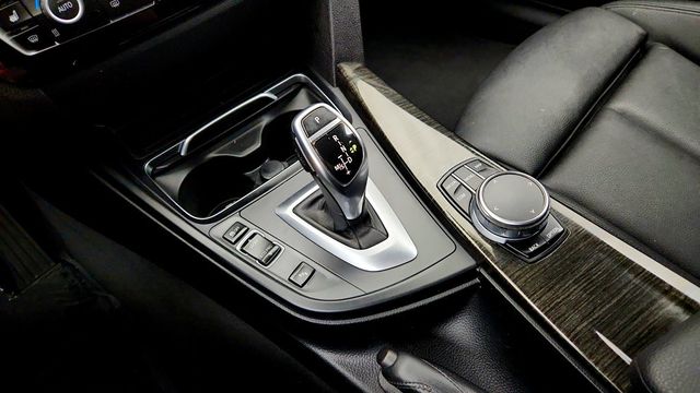 2018 BMW 3 Series 328d xDrive Sports Wagon w/ Nav & Convenience Pkg - 23036832 - 16