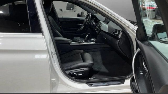 2018 BMW 3 Series 330e iPerformance Plug-In Hybrid - 22976351 - 12