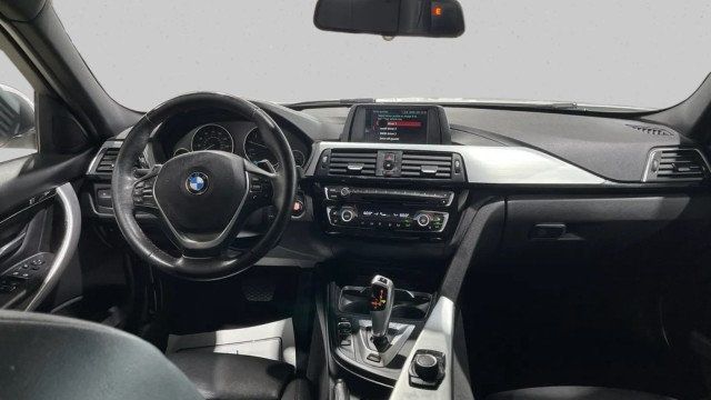 2018 BMW 3 Series 330e iPerformance Plug-In Hybrid - 22976351 - 13