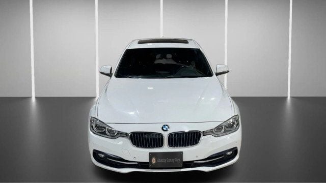 2018 BMW 3 Series 330e iPerformance Plug-In Hybrid - 22976351 - 1