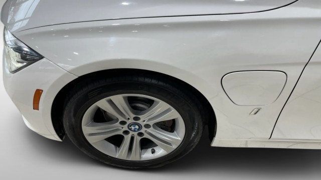 2018 BMW 3 Series 330e iPerformance Plug-In Hybrid - 22976351 - 20