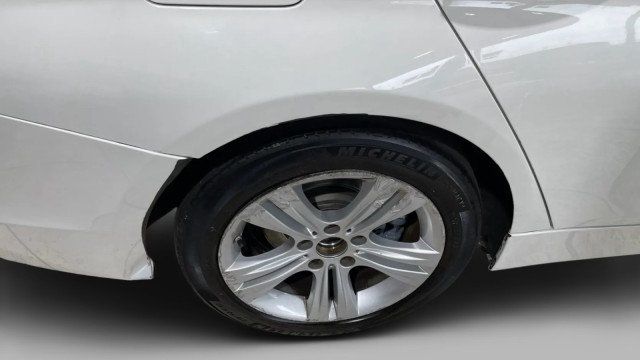 2018 BMW 3 Series 330e iPerformance Plug-In Hybrid - 22976351 - 22