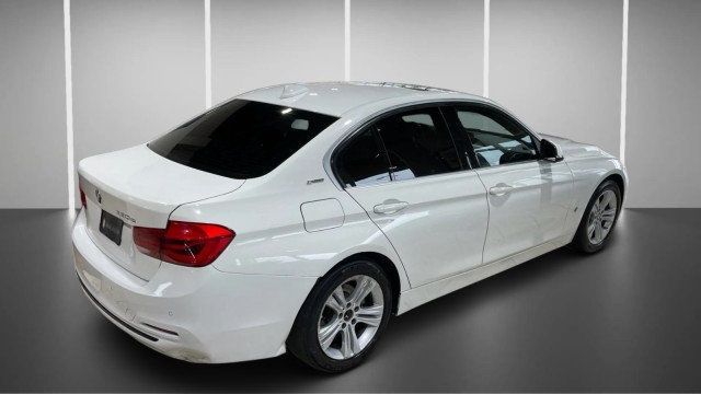 2018 BMW 3 Series 330e iPerformance Plug-In Hybrid - 22976351 - 5