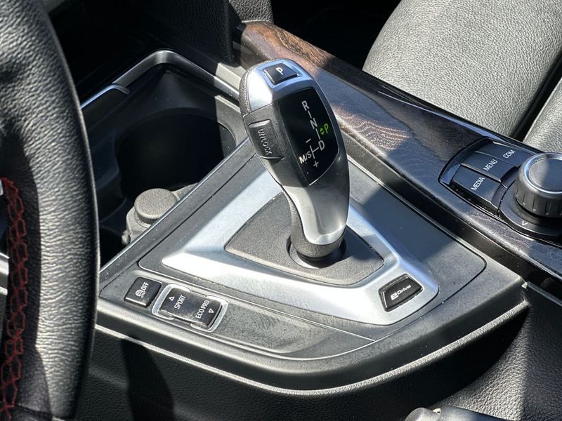 2018 BMW 3 Series 330e iPerformance Plug-In Hybrid - 23021339 - 18