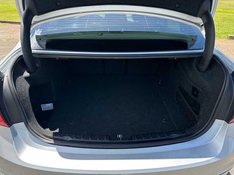 2018 BMW 3 Series 330e iPerformance Plug-In Hybrid - 23021339 - 19