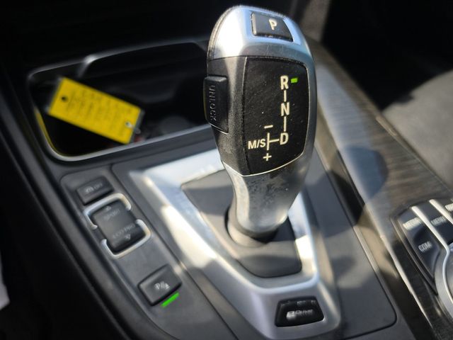 2018 BMW 3 Series 330e iPerformance Plug-In Hybrid - 23014026 - 32