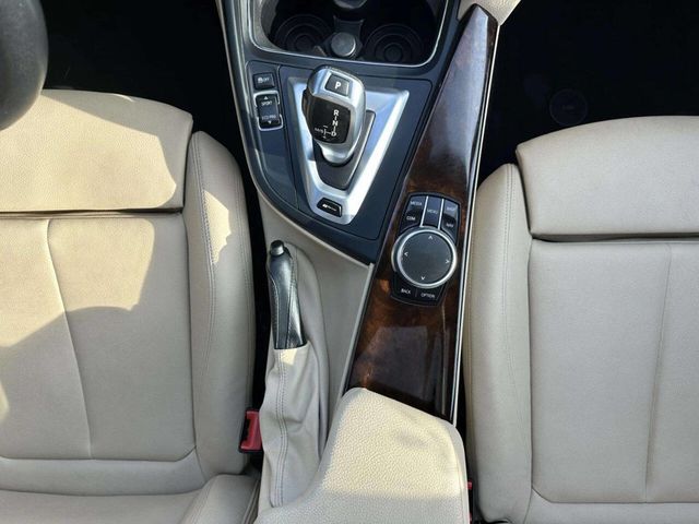 2018 BMW 3 Series 330e iPerformance Plug-In Hybrid - 22968397 - 18