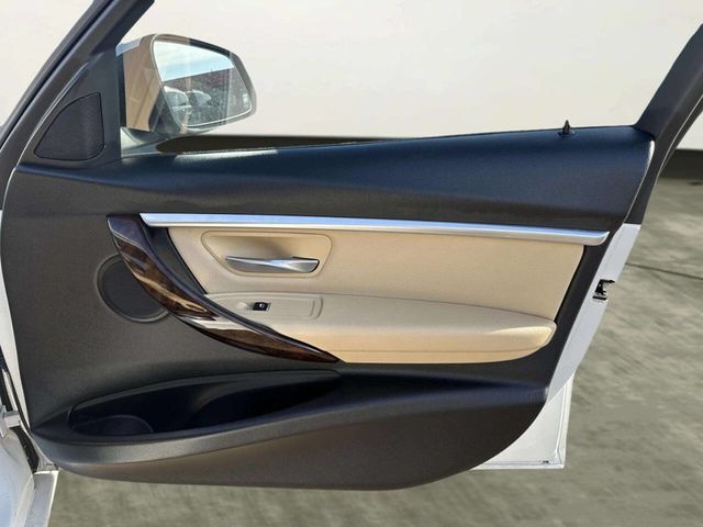 2018 BMW 3 Series 330e iPerformance Plug-In Hybrid - 22968397 - 21