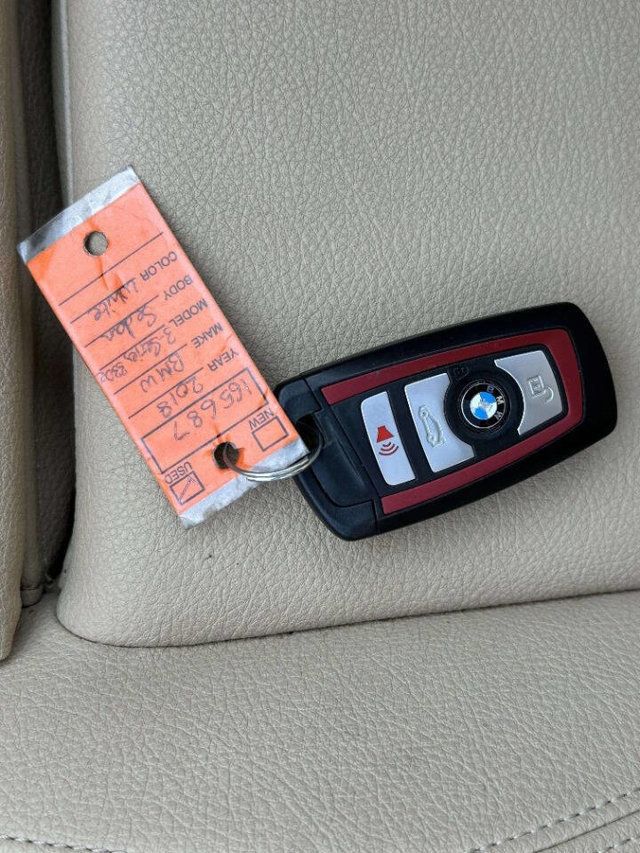 2018 BMW 3 Series 330e iPerformance Plug-In Hybrid - 22968397 - 31