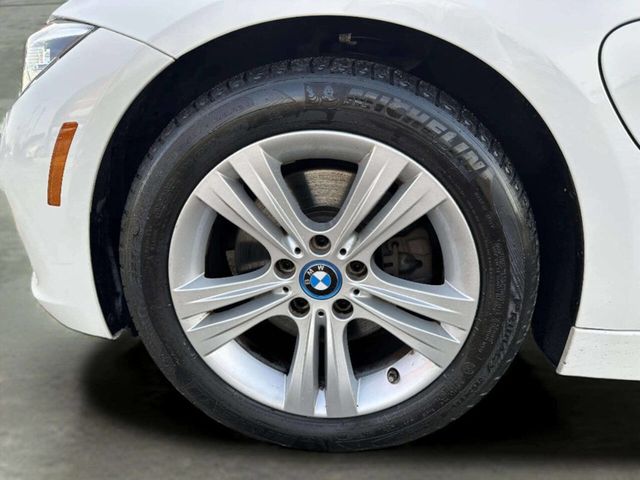 2018 BMW 3 Series 330e iPerformance Plug-In Hybrid - 22968397 - 39