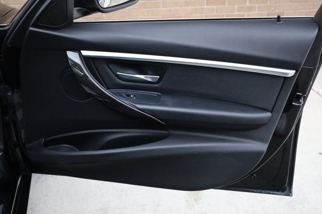 2018 BMW 3 Series 330e iPerformance Plug-In Hybrid - 22958424 - 19