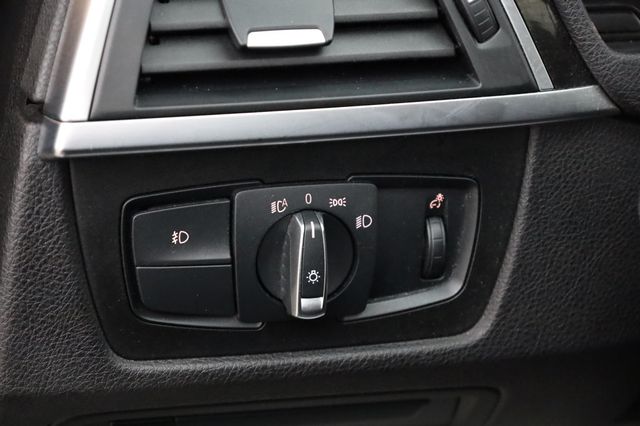 2018 BMW 3 Series 330e iPerformance Plug-In Hybrid - 22958424 - 26