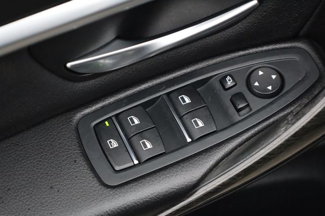 2018 BMW 3 Series 330e iPerformance Plug-In Hybrid - 22958424 - 27