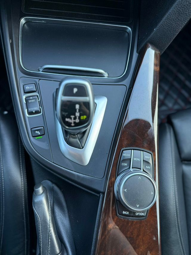 2018 BMW 3 Series 330i - 23020567 - 16