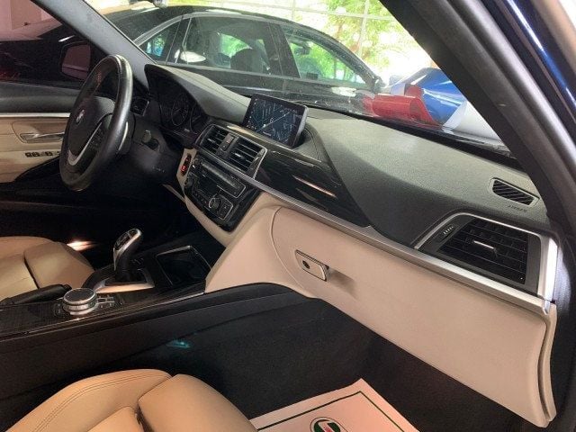 2018 BMW 3 Series 330i xDrive - 21443626 - 37