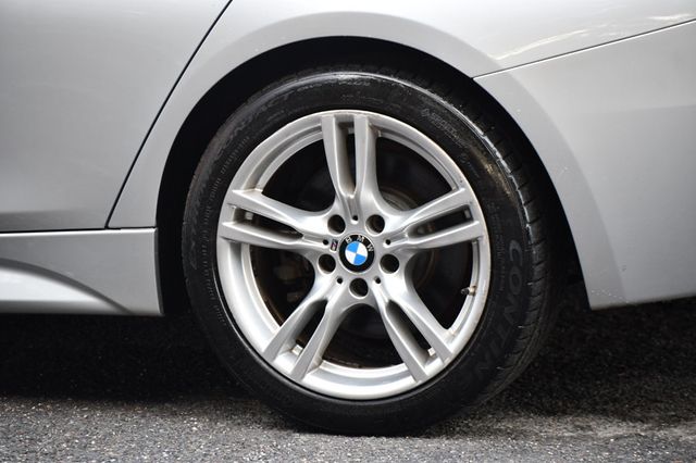 2018 BMW 3 Series 330i xDrive - 22914065 - 15