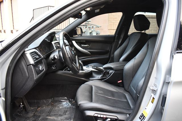 2018 BMW 3 Series 330i xDrive - 22914065 - 22