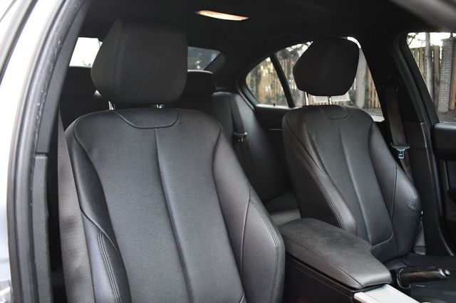 2018 BMW 3 Series 330i xDrive - 22914065 - 30