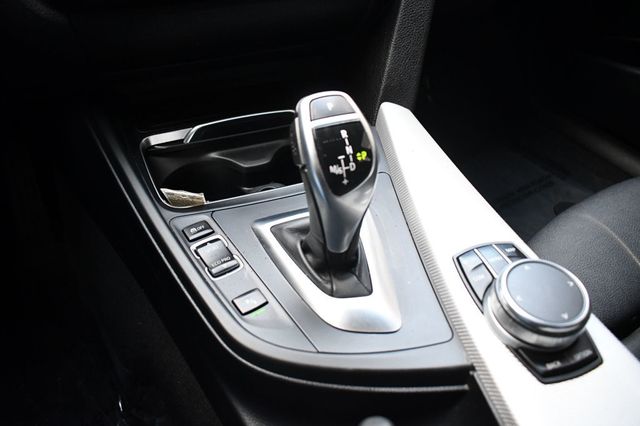 2018 BMW 3 Series 330i xDrive - 22914065 - 36