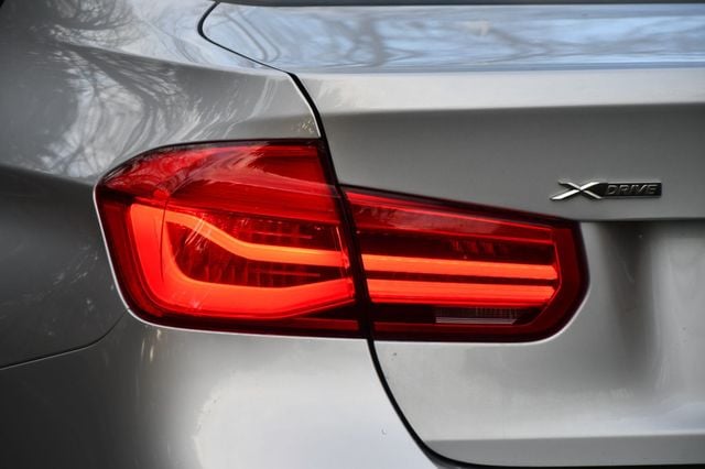 2018 BMW 3 Series 330i xDrive - 22914065 - 5