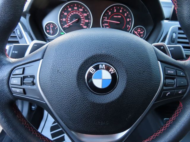 2018 BMW 3 Series 330i xDrive - 22969104 - 40