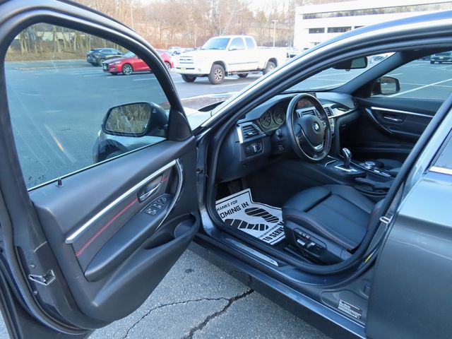 2018 BMW 3 Series 330i xDrive - 22969104 - 4