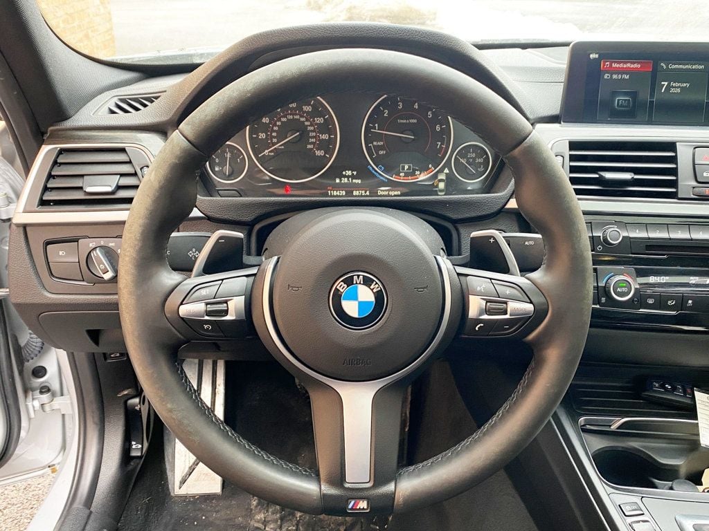 2018 BMW 3 Series 330i xDrive - 22979541 - 8