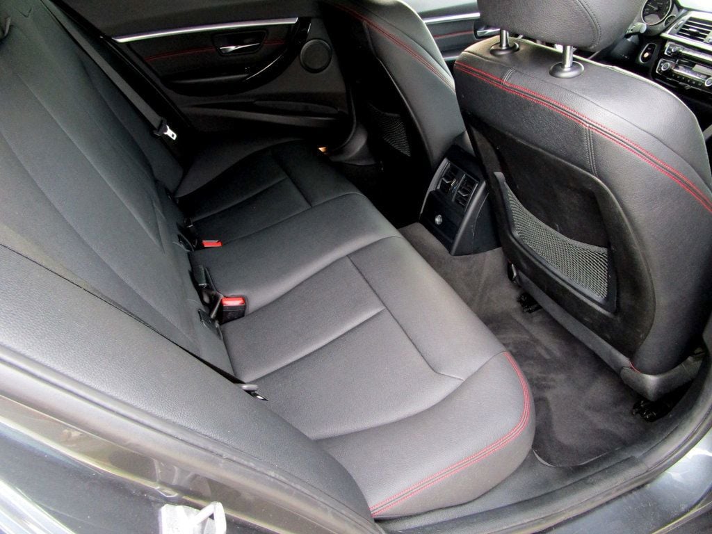 2018 BMW 3 Series 330i xDrive - 23093948 - 17