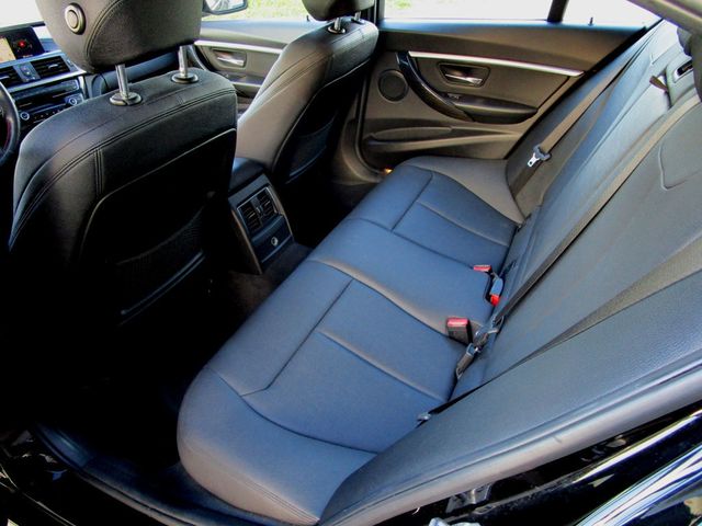 2018 BMW 3 Series 330i xDrive - 23099669 - 16