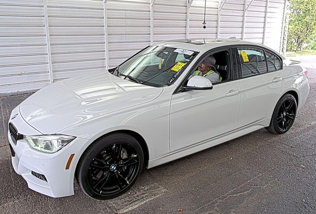 2018 BMW 3 Series 330i xDrive - 23037023 | Video 1