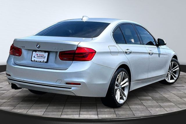 2018 BMW 3 Series 330i xDrive Sedan's photo