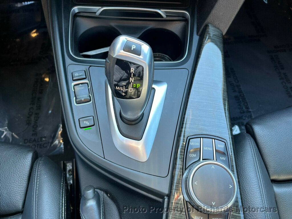 2018 BMW 3 Series 330i xDrive - 22371404 - 14