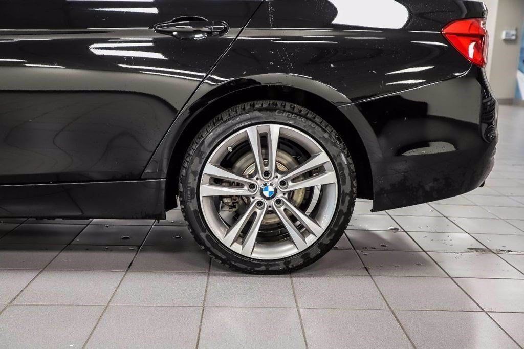 2018 BMW 3 Series 330i xDrive - 21082909 - 4