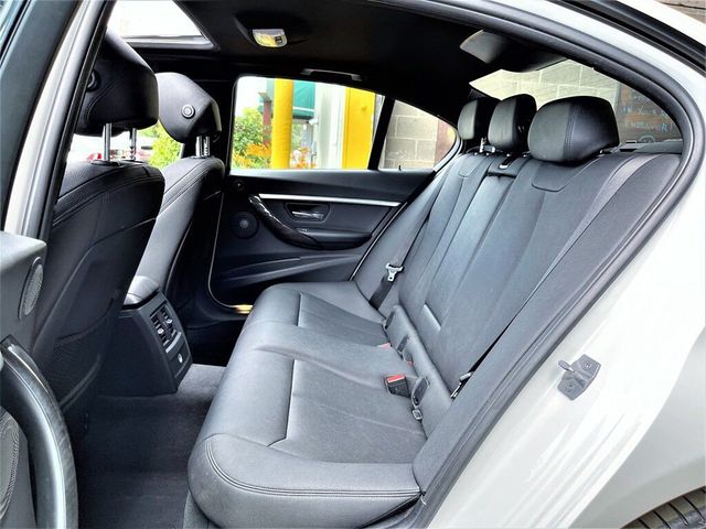 2018 BMW 3 Series 330i xDrive AWD 4dr Sedan - 21459439 - 16