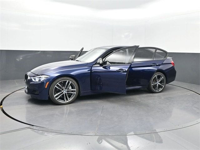 2018 BMW 3 Series 340i - 22934997 - 30