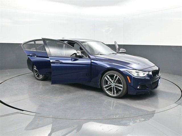 2018 BMW 3 Series 340i - 22934997 - 32