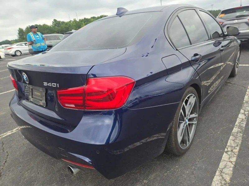 2018 BMW 3 Series 340i - 23055161 - 4