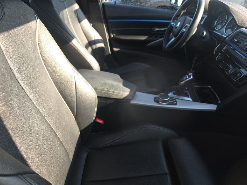 2018 BMW 3 Series 340i xDrive - 23019438 - 10