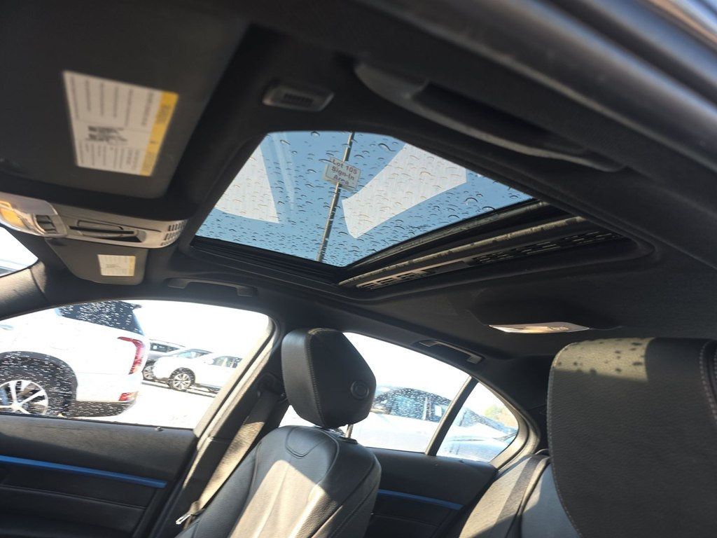 2018 BMW 3 Series 340i xDrive - 23019438 - 13