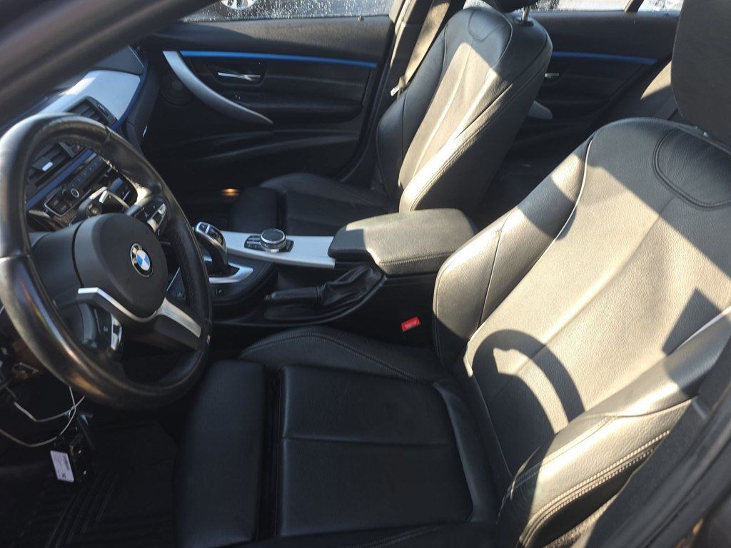 2018 BMW 3 Series 340i xDrive - 23019438 - 7