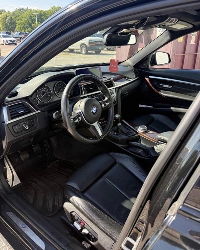 2018 BMW 3 Series 340i xDrive - 23074226 - 4