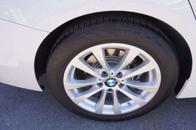 2018 BMW 3 Series ONE OWNER, SUPER LOW MILES, PREMIUM PKG, BACKUP CAMERA - 23091080 - 12